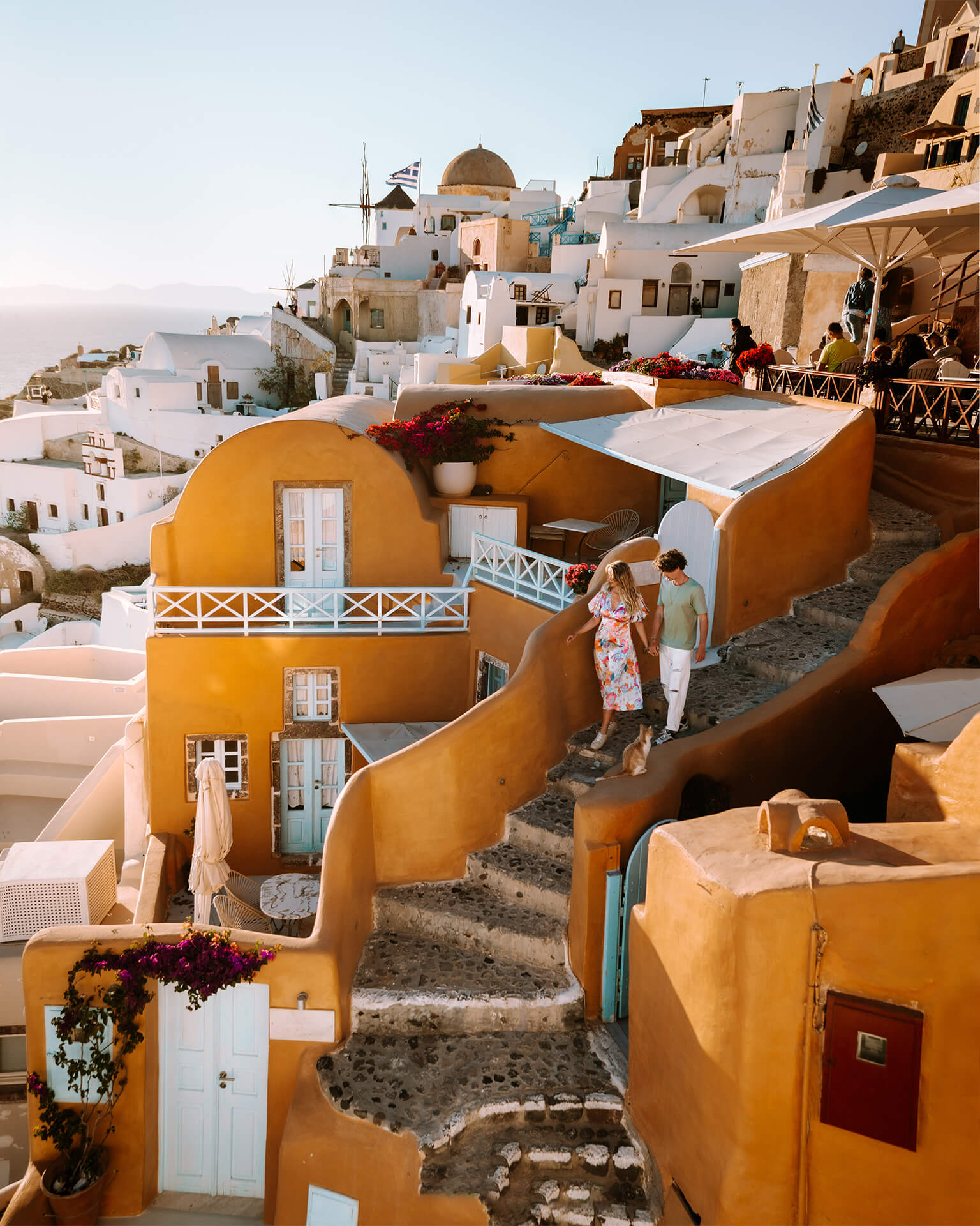 Santorini: Hòn đảo nổi tiếng châu Âu mà bạn nên ghé thăm