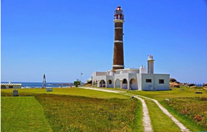 Khám phá nét đẹp hoang sơ của ngôi làng Cabo Pilonio, Uruguay