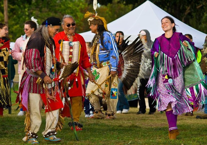 Các hoạt động trong ngày "Native American Day"