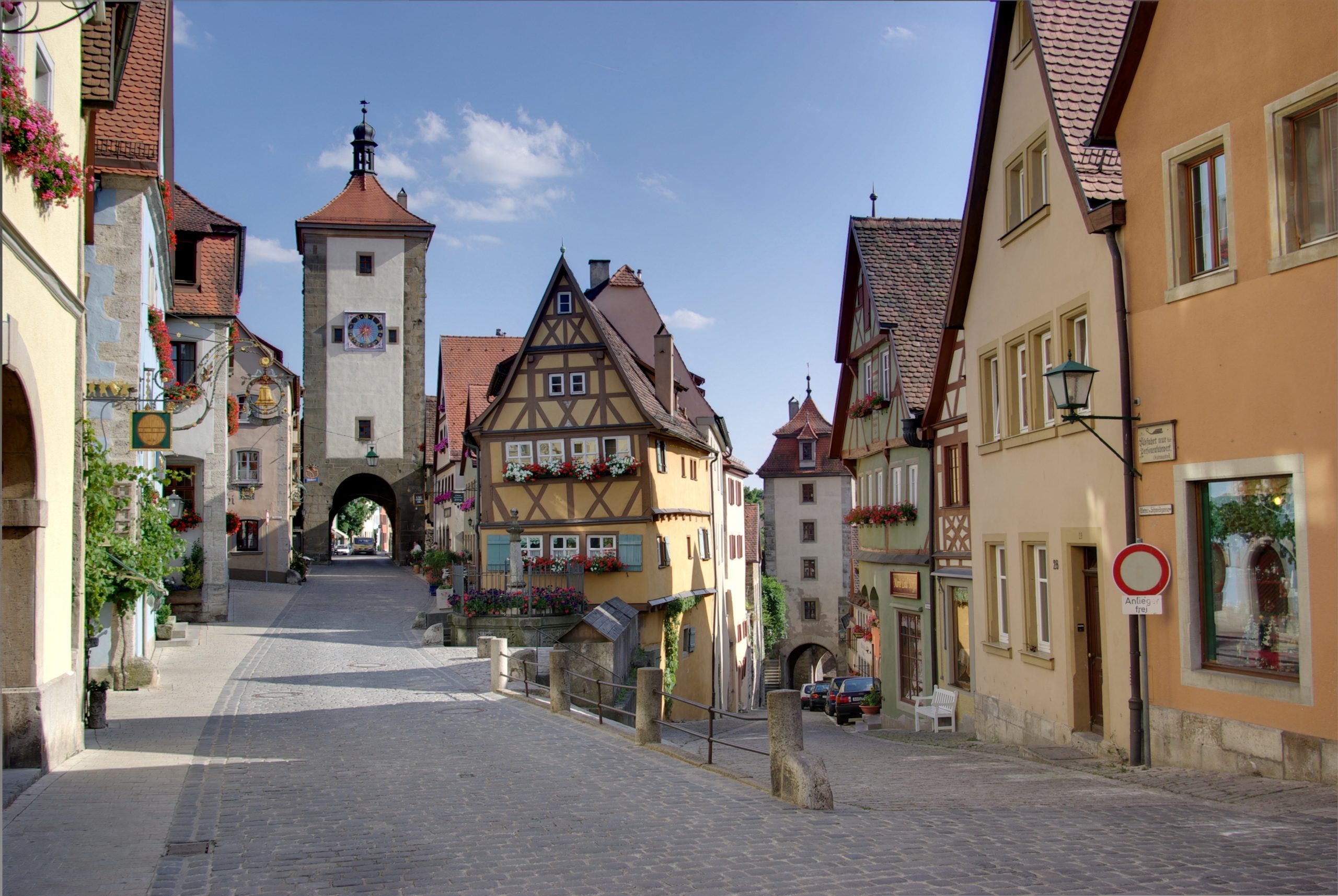 Ghé thăm ngôi làng tại thị trấn Rothenburg ở Đức