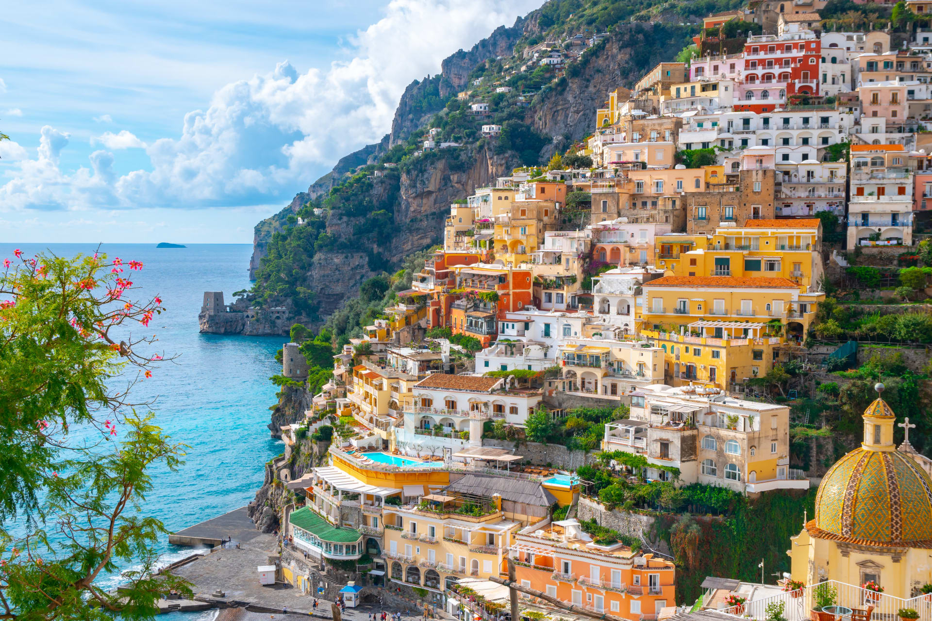 Positano: Thành phố biển thu hút hàng đầu tại Ý