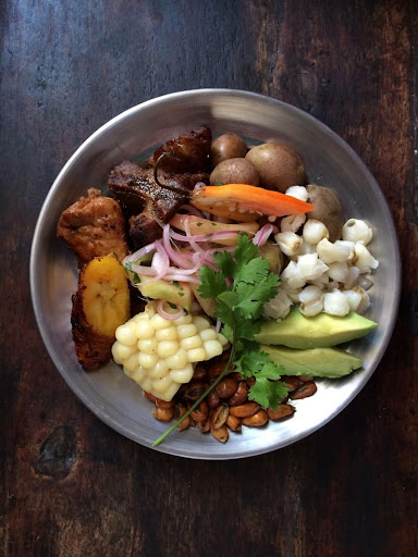 Du lịch qua vùng văn hóa ẩm thực Ecuador
